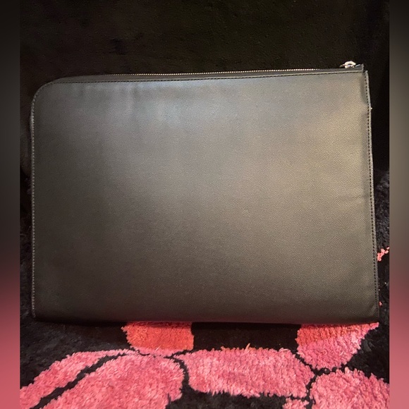 Authentic Michael, Kors, laptop case black on black in color brand new with tag - Picture 2 of 8